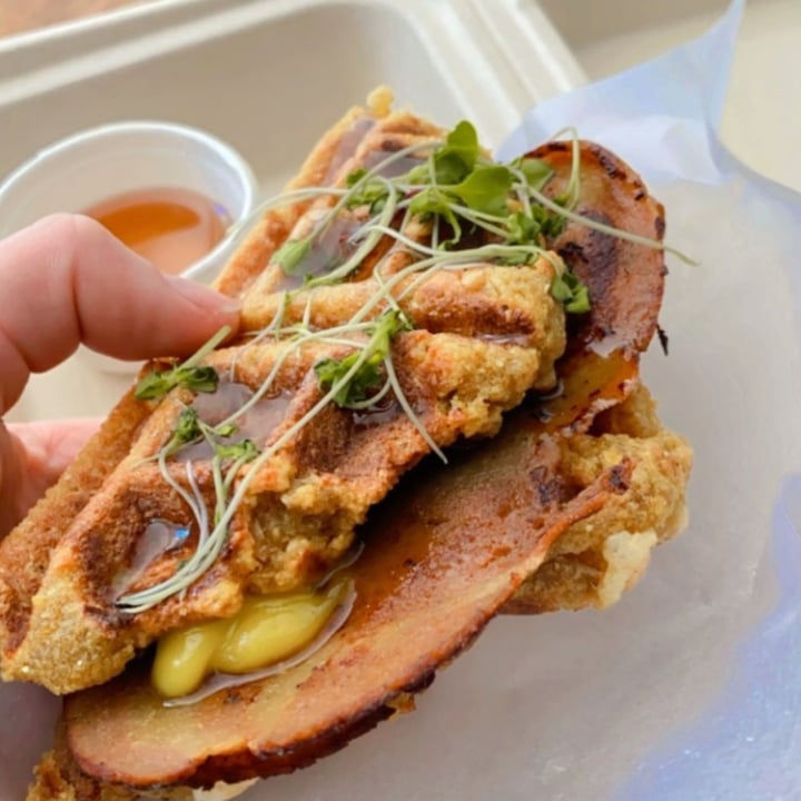 photo of Zen Foods Let's brunch - Sandwich de wafle shared by @mrpmilo on  21 Jan 2022 - review