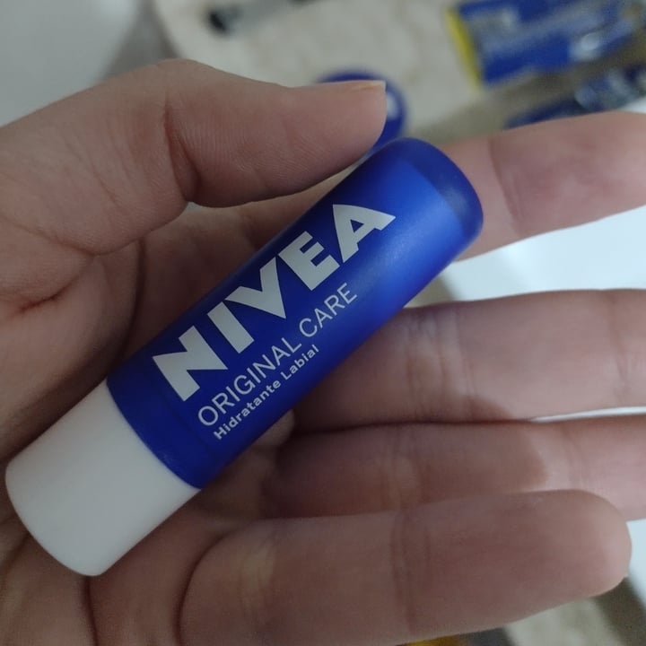 review photo of Nivea hidratante labial shared by @isabellasantana98 on 12 May 2022 - review