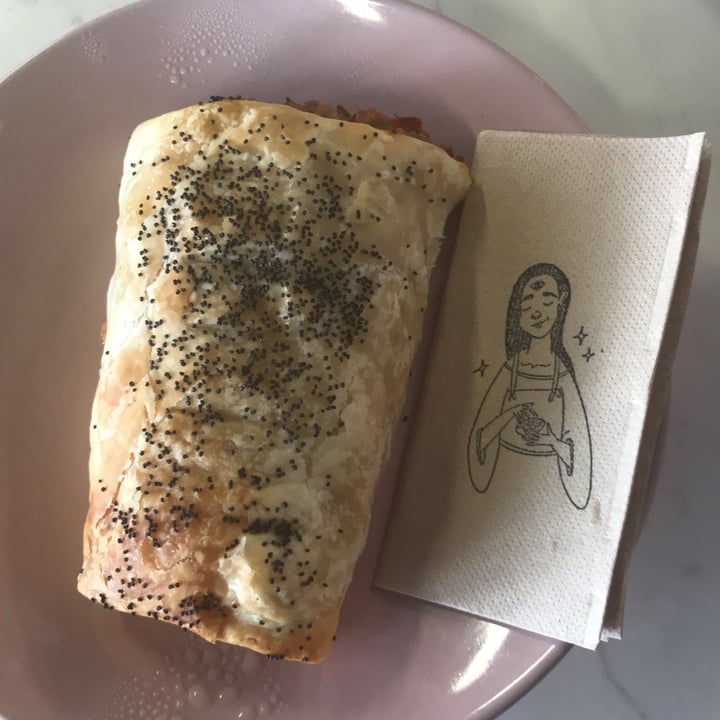 photo of The Nourished Eatery Veggie sausage roll shared by @kaputtschöne on  18 Jan 2020 - review