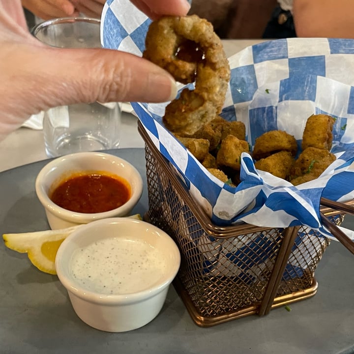 photo of Willow Vegan Bistro Calamari shared by @chiefwhitepaw on  09 May 2022 - review