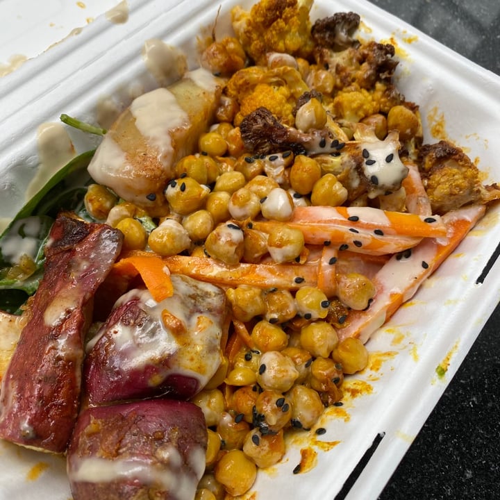 review photo of Lexi's Healthy Eatery Glow Bowl shared by @erinjaimeheart on 12 Dec 2020 - review