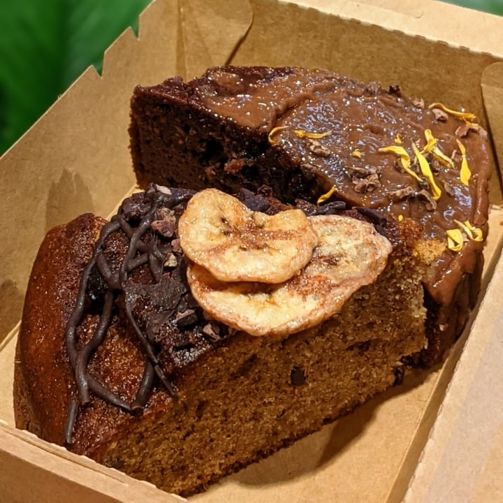 photo of WellSmoocht chocolate banana cake shared by @xinru-t on  12 Oct 2021 - review