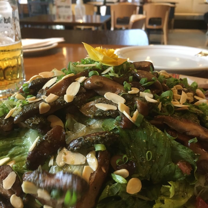 review photo of Mahai Vegan Shitake Salad shared by @dsadamaia on 11 Feb 2022 - review