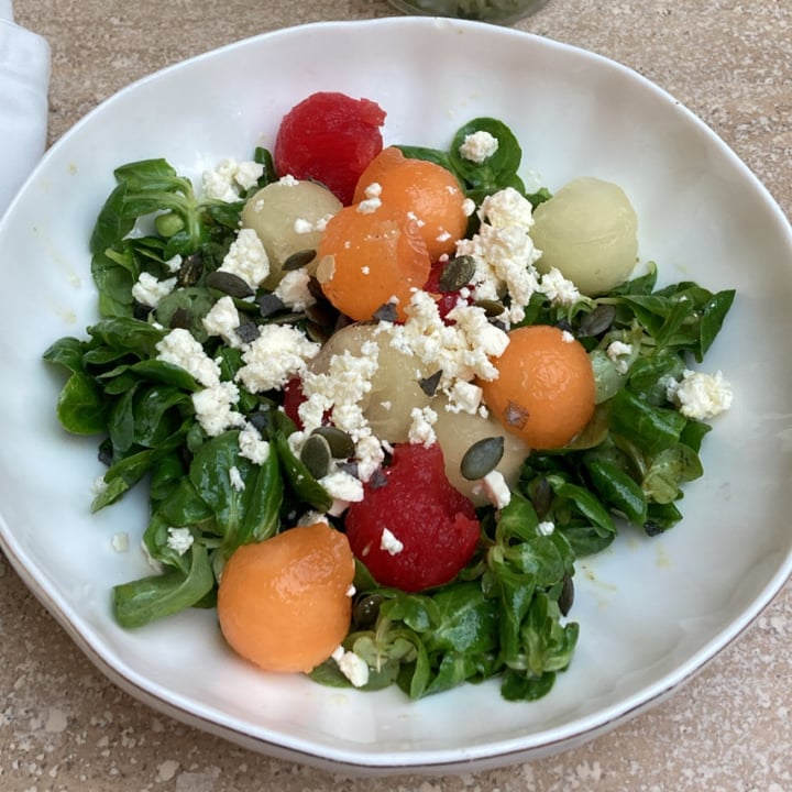 review photo of Voltereta, Bienvenido a Manhattan Sunrise salad shared by @gioppedrielli on 16 Sep 2022 - review