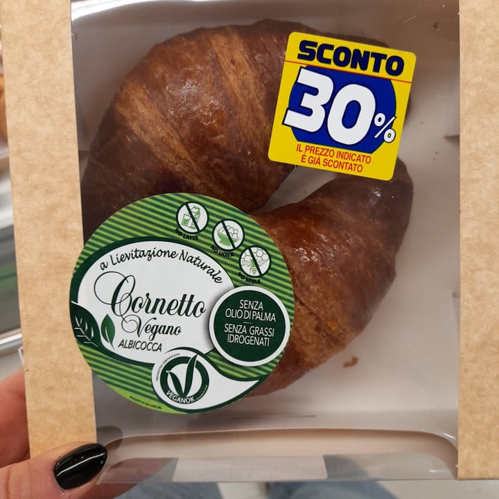 photo of  Esselunga Cornetto vegano albicocca shared by @martitamarta on  31 Mar 2022 - review