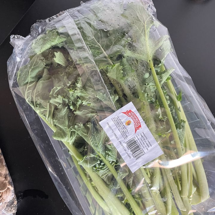 photo of Ortofrutta Meridionale Cime di rapa shared by @annagruenwald on  16 Apr 2022 - review