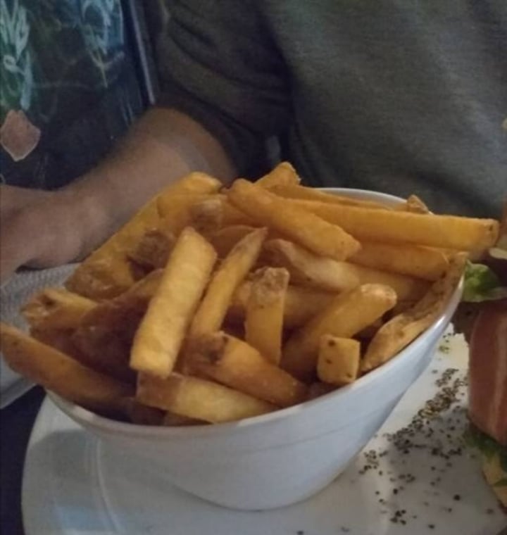 photo of Lily Burger & Steaks "Beef & Vegan Grill-Club" Bowl XL de patatas shared by @annego on  11 Aug 2019 - review