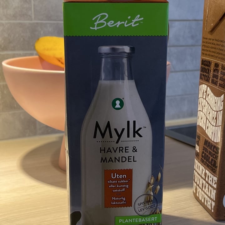photo of Berit Oat & Almond Mylk shared by @cami23 on  15 Apr 2022 - review