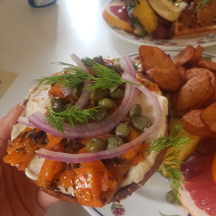 photo of Café Frida Bagel Fauxmon shared by @veganmary on  15 Dec 2022 - review