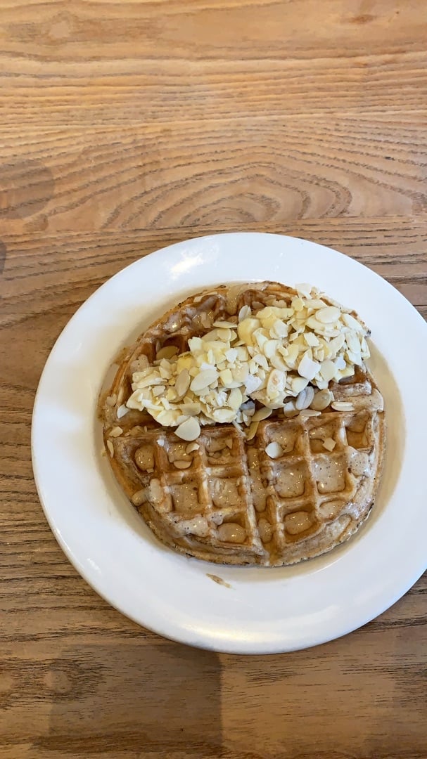 review photo of NÜ Health Food Café Banana Nut Waffle shared by @veganhoecheri on 15 Mar 2020 - review