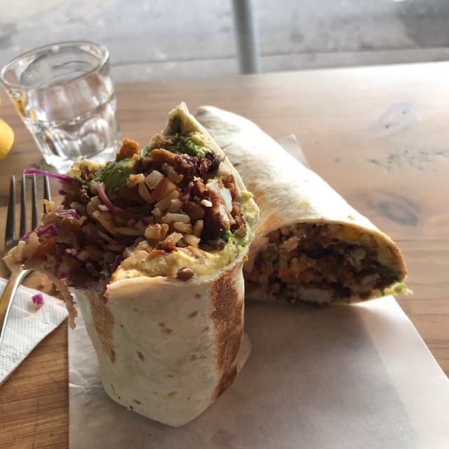 菜肴“Cauli Me Burrito”的照片