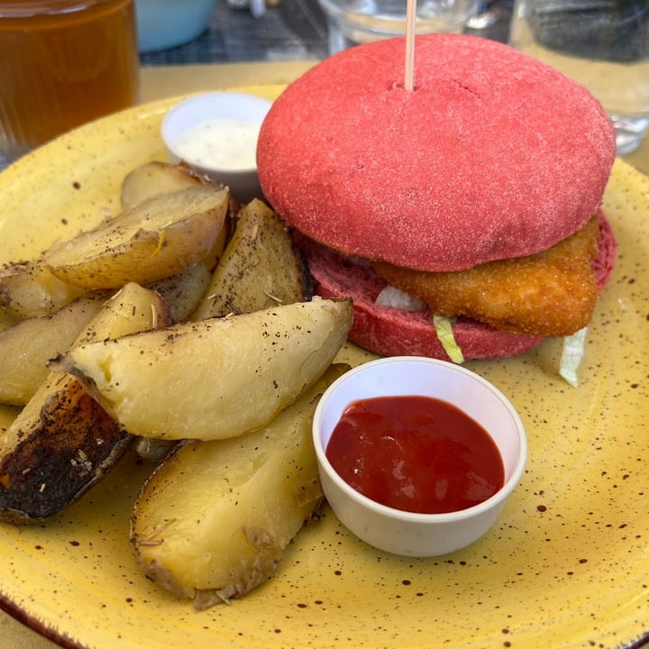 review photo of Buddy Italian Restaurant Cafè Chicken burger vegan shared by @ziuandreu on 04 Apr 2022 - review