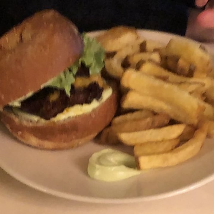 photo of brEAThe Restaurant Burger shared by @soniabbb on  21 Dec 2021 - review