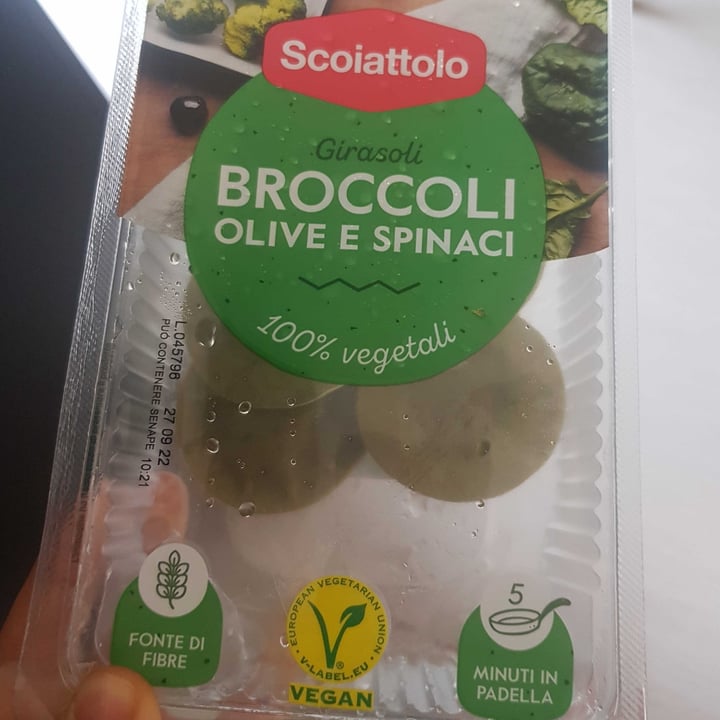 photo of Scoiattolo Broccoli, olive, spinaci shared by @l84witch on  10 Aug 2022 - review
