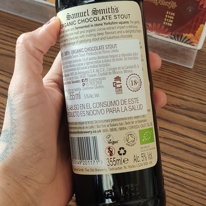 photo of Samuel Smith Old Brewery Organic Chocolate Stout shared by @cecirojas on  15 Mar 2022 - review