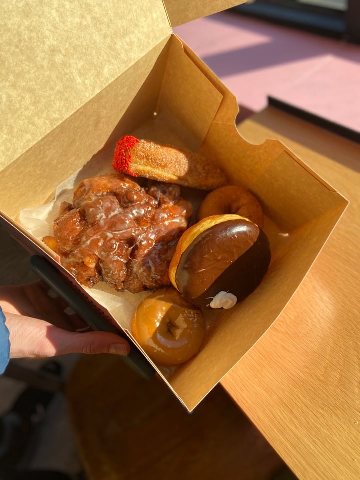 review photo of Voodoo Doughnut Mile High Assorted Vegan Doughnut Box shared by @catealysse on 22 Jan 2020 - review