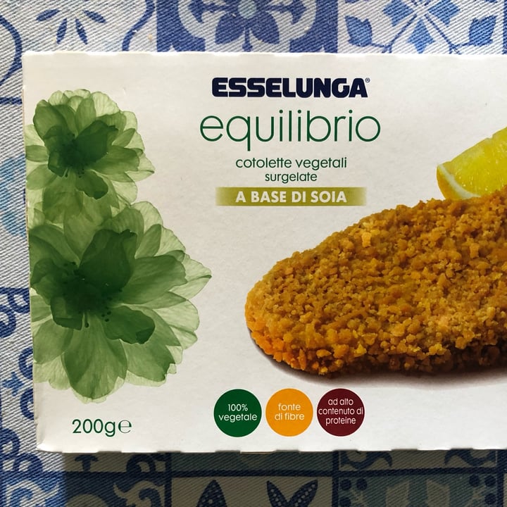 photo of  Esselunga Cotolette vegetali surgelate a base di soia shared by @annabuccella on  30 Apr 2022 - review