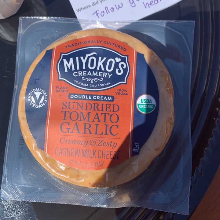 photo of Miyoko's Creamery Double Cream Sundried Tomato Garlic Cashew Milk Cheese shared by @graciegarland on  13 Mar 2021 - review