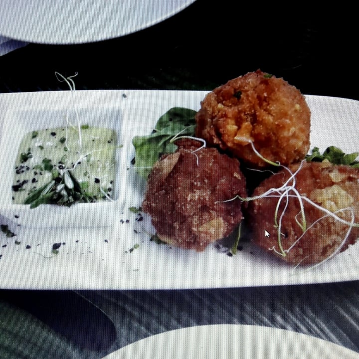 review photo of Restaurant Alvocat Croquetas veganas shared by @zebralara on 24 Aug 2020 - review
