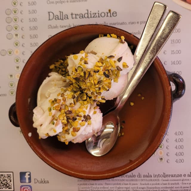 Foto do prato “Gelato al sesamo”