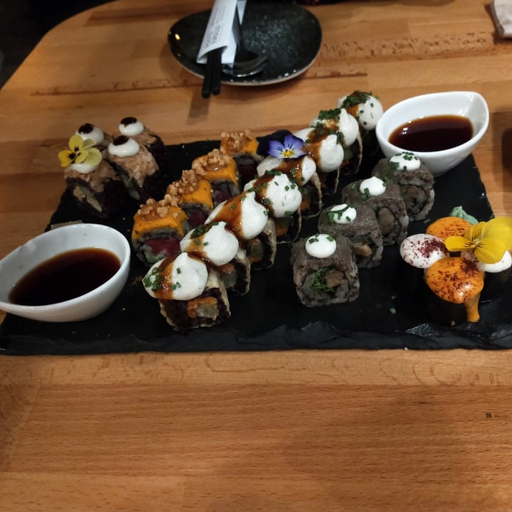 photo of Roots & Rolls sushi degustación shared by @robertabi on  08 Dec 2022 - review