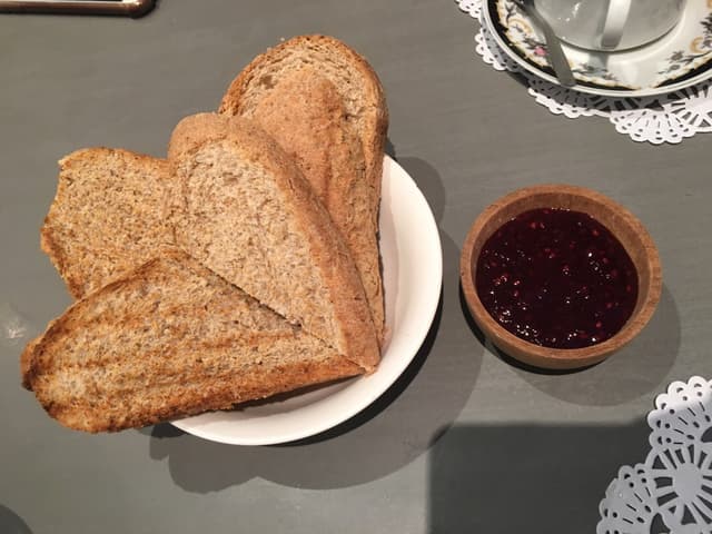 Foto do prato “Tostadas con mermelada”