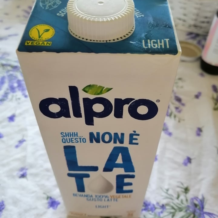photo of Alpro Non è Latte Light shared by @fedefiona02 on  25 Jun 2022 - review