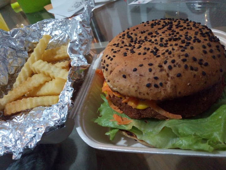 photo of Ahimsa Cocina Consciente Hamburguesa shared by @elianrv on  04 Mar 2020 - review