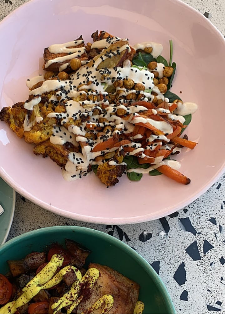 review photo of Lexi's Healthy Eatery Glow Bowl shared by @melisschapman on 05 Aug 2020 - review