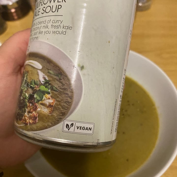 photo of Woolworths Food Broccoli, cauliflower and Kale soup shared by @bianca1701 on  14 Jan 2021 - review