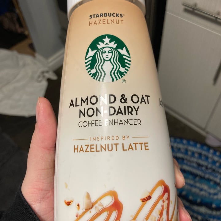 photo of Starbucks Non-Dairy Creamer Hazelnut Latte shared by @cuttlefish on  27 Mar 2022 - review