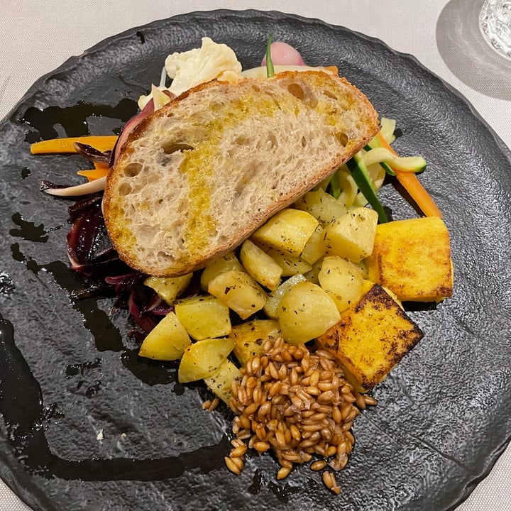 review photo of Officine - La Fabbrica del Buon Gusto Piatto Vegetariano Officine shared by @marghemf on 09 May 2022 - review