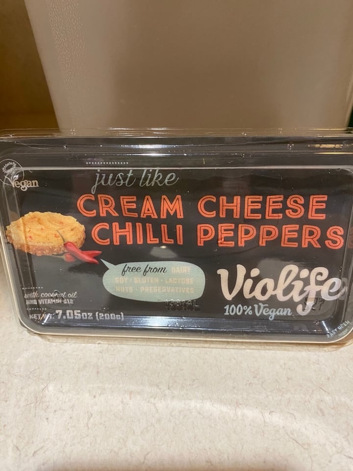 photo of Violife Just Like Cream Cheese Chilli Peppers shared by @govegan444 on  29 Jan 2020 - review