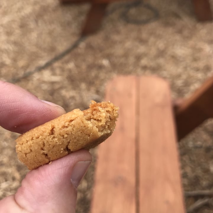 photo of Uncle Eddie’s Vegan Peanut Butter Chocolate Chip Cookies shared by @boolopez on  15 May 2021 - review