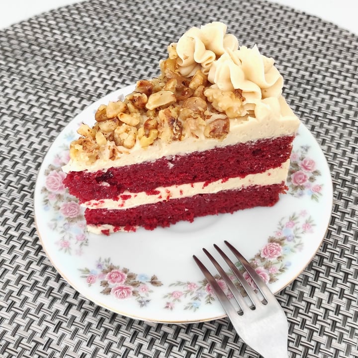 photo of YvittaCakes Pastel red velvet shared by @gojo on  26 Nov 2022 - review