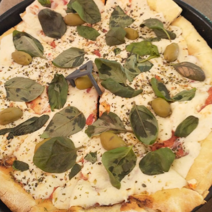 photo of Empanadas de 10 Pizza vegana de albahaca shared by @lucianafiorella1 on  06 Oct 2020 - review