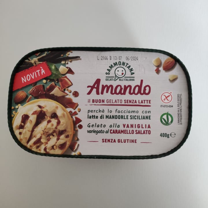 photo of Sammontana gelato vaniglia caramello salato shared by @larobbi on  30 Jul 2022 - review
