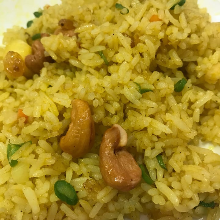 photo of Sanook Kitchen Vegetarian Pineapple Fried Rice shared by @earthlynlsy on  04 Mar 2020 - review