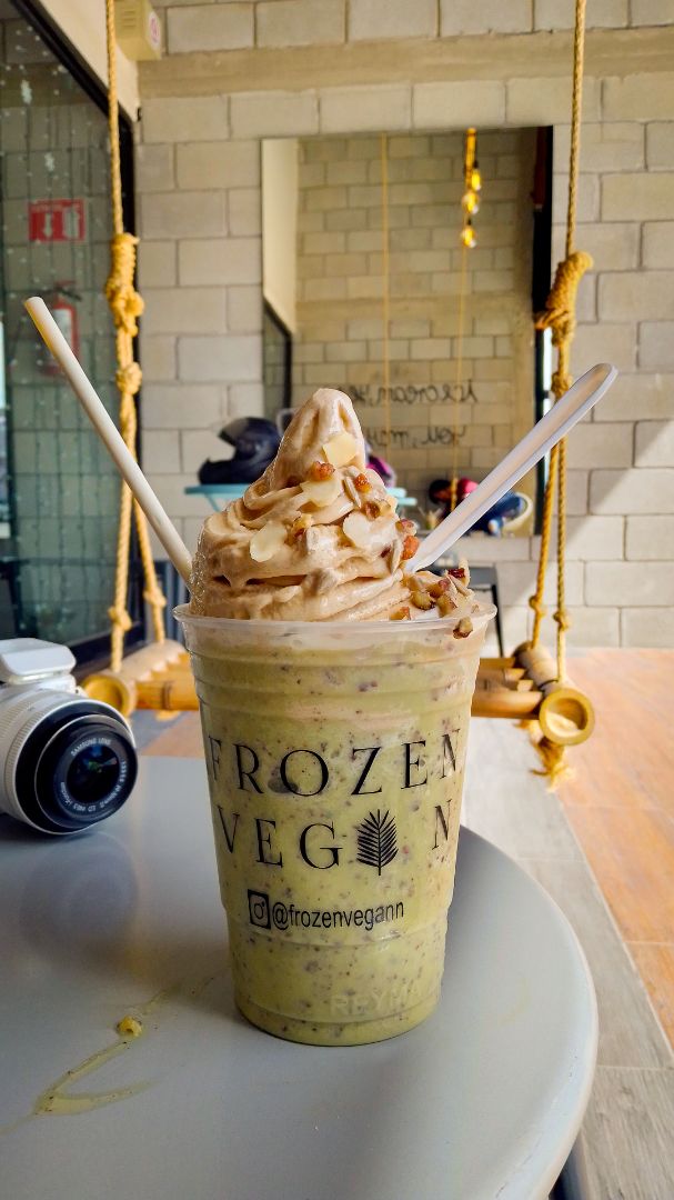 photo of Frozen Vegan Float shared by @kattylira on  17 Feb 2020 - review