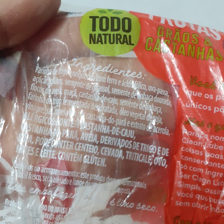 photo of Nutrella Pão frutas grãos e castanhas shared by @lorenaavegana on  19 May 2022 - review