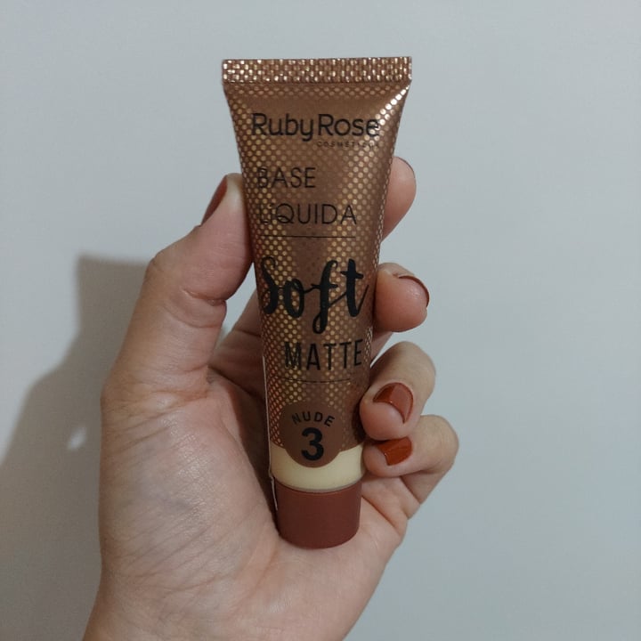 review photo of RubyRose Base soft matte shared by @carolinalima on 26 Apr 2022 - review