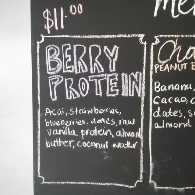 菜肴“Berry Protein Smoothie”的照片