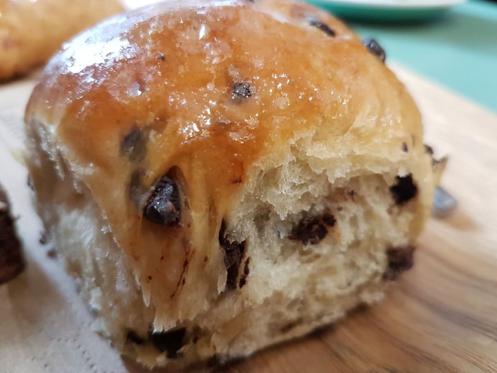 photo of Land&Monkeys Brioche au chocolat shared by @vivelesdindons on  09 Mar 2020 - review