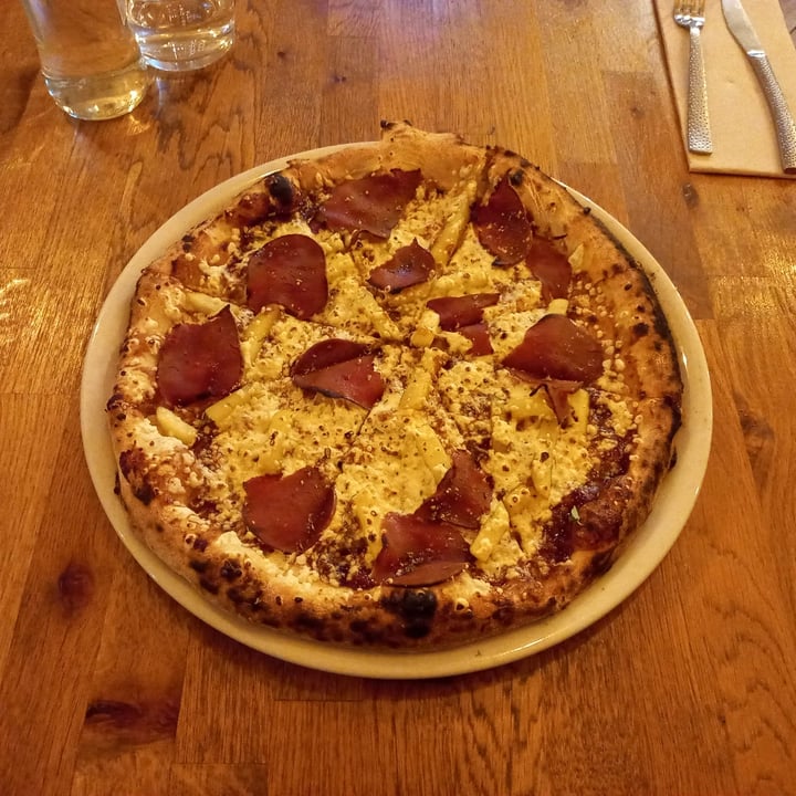 review photo of MANSO PIZZERIA Pizza barbacoa shared by @sheerabs on 30 Oct 2021 - review