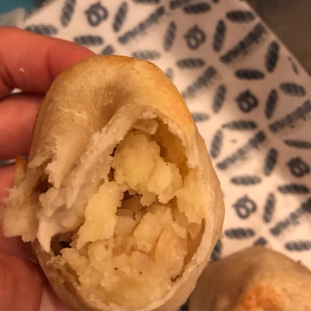 菜肴“Knishes”的照片