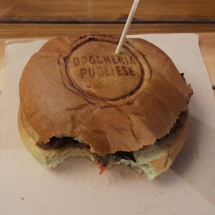 photo of Drogheria Pugliese Panino Agli Spinaci Con Burger Vegetale shared by @jessyv on  24 Aug 2022 - review