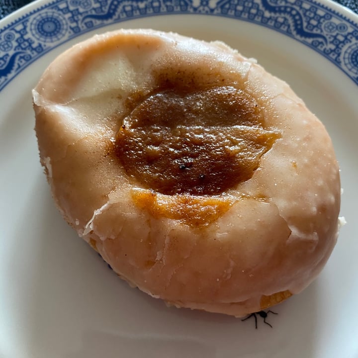 review photo of Doe Donuts Pumpkin Pie Filled Donut shared by @petillante on 07 Oct 2020 - review