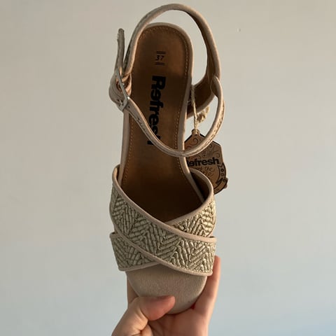 Sandali con deals tacchetto