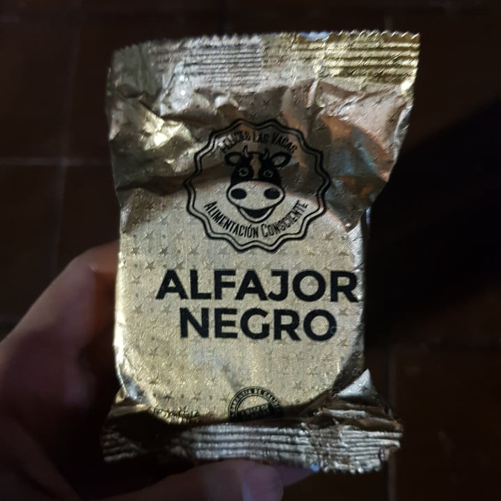 photo of Felices Las Vacas Alfajor Negro shared by @jnavahayden on  04 Jul 2020 - review