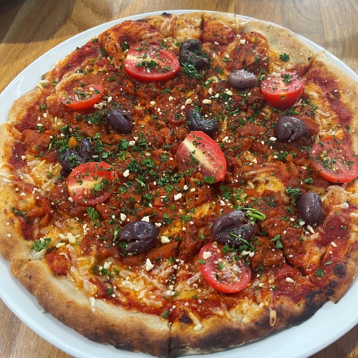 photo of Kaylee's Eatery bolognaise pizza shared by @evaaah on  04 Oct 2022 - review